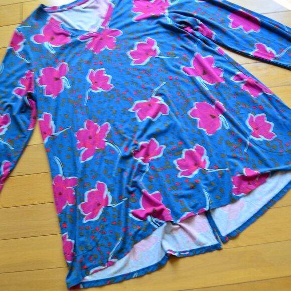 LOGO by Lori Goldstein Rayon 230 Floral Split Back Top Seaport Blue Size L - Picture 3 of 11